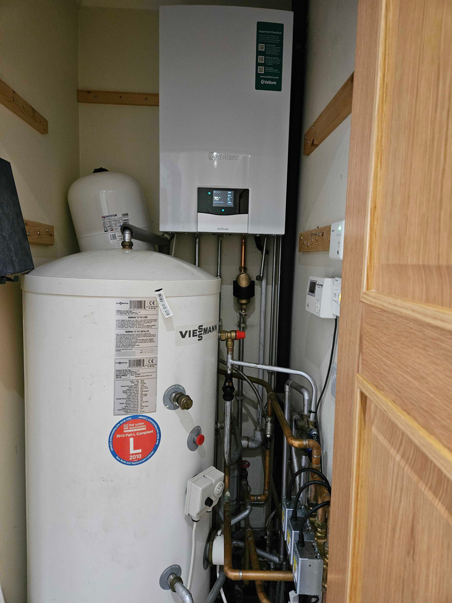 Vaillant regular boiler installed alongside an unvented hot water cylinder